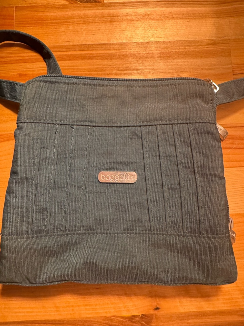 Baggallini Hunter Green Crossbody Bag Travel Lightweight Organizer Multi Pocket - Picture 2 of 12
